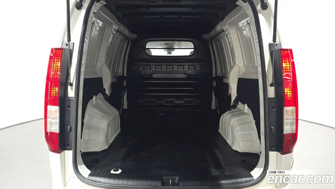 Hyundai Staria 2022