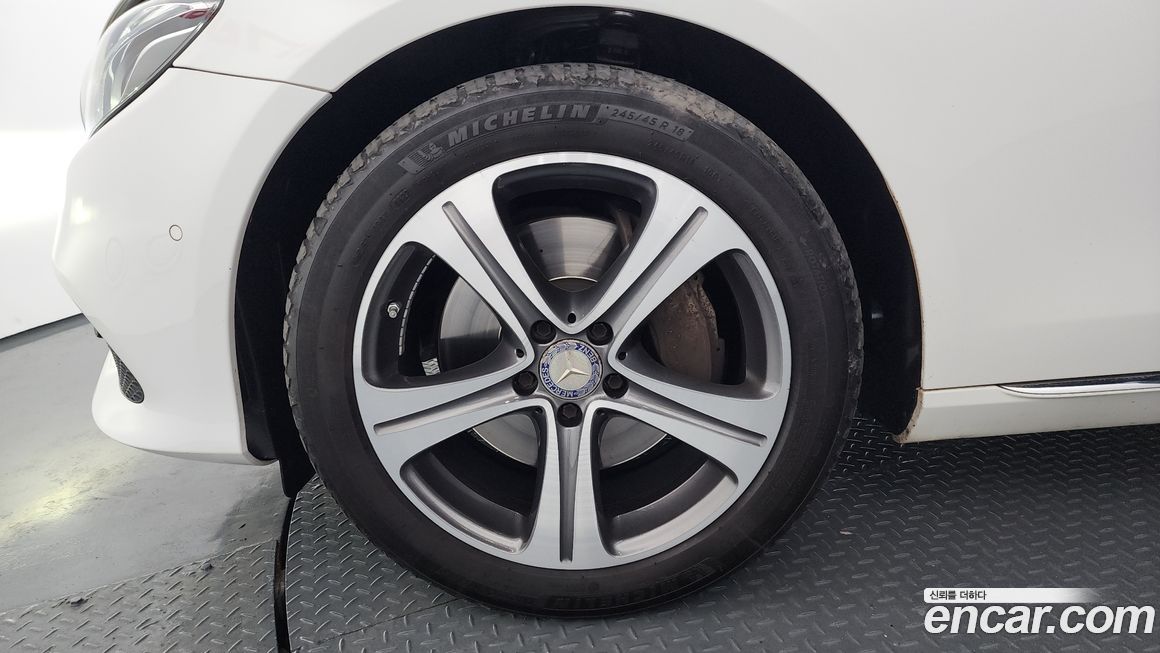 Mercedes-Benz E-Class 2017