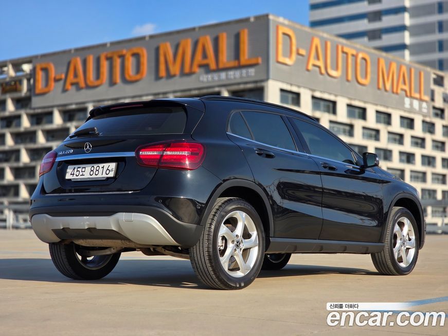 Mercedes-Benz GLA-Class 2019