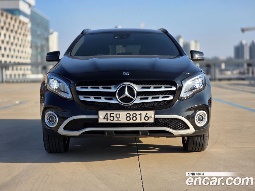 Mercedes-Benz GLA-Class 2019