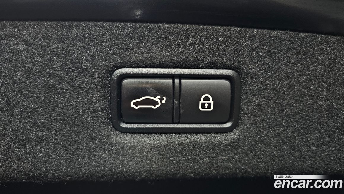 Genesis EQ900 2018