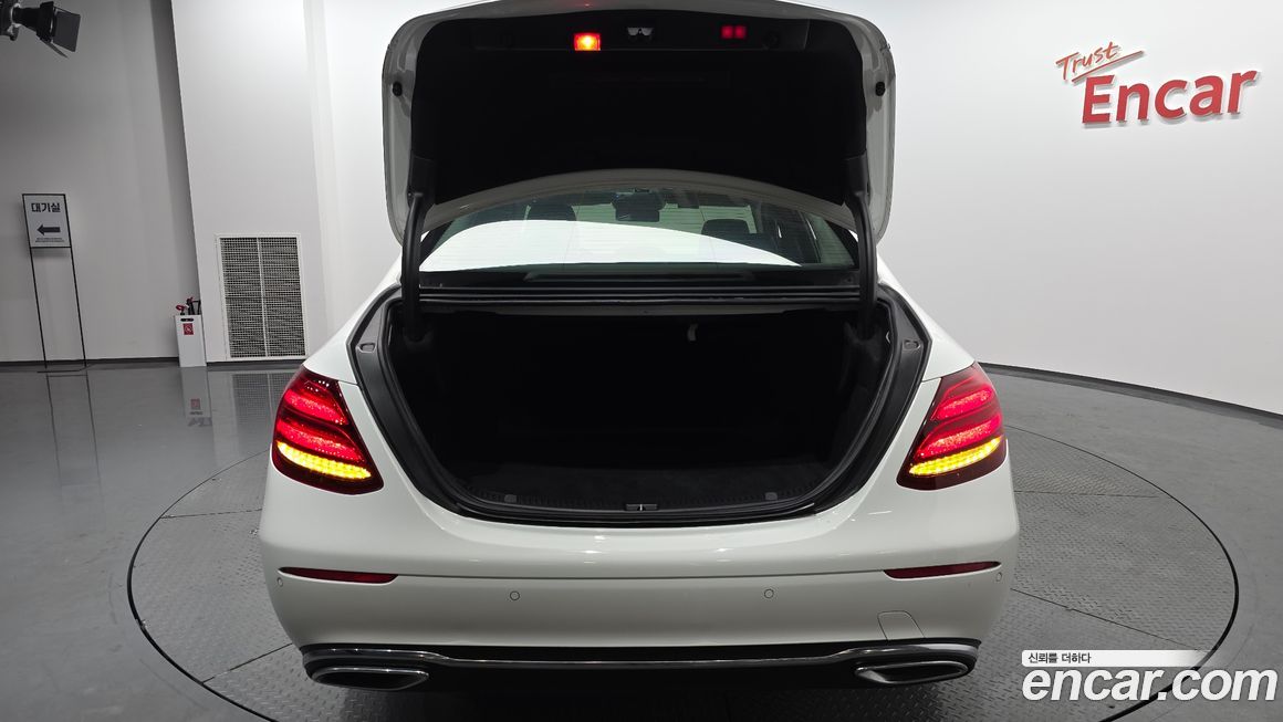 Mercedes-Benz E-Class 2018