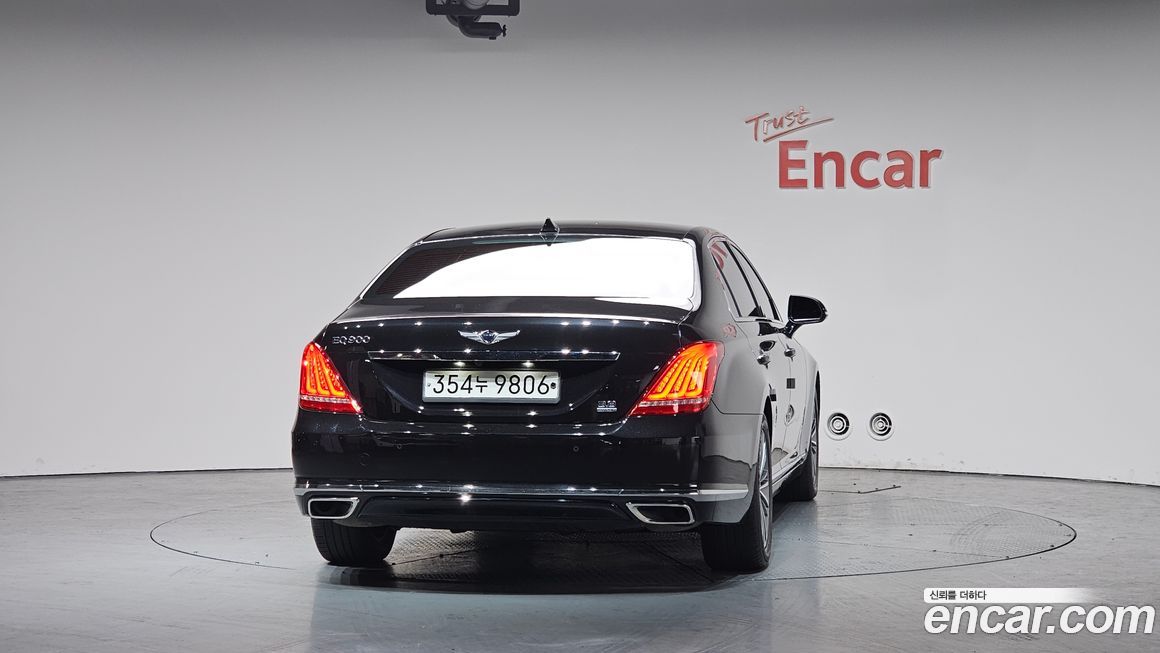 Genesis EQ900 2018