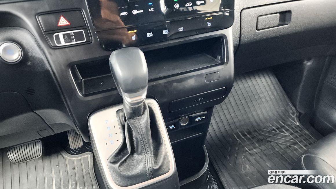 Hyundai Staria 2022