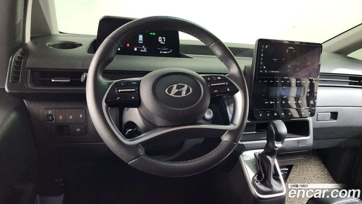 Hyundai Staria 2023