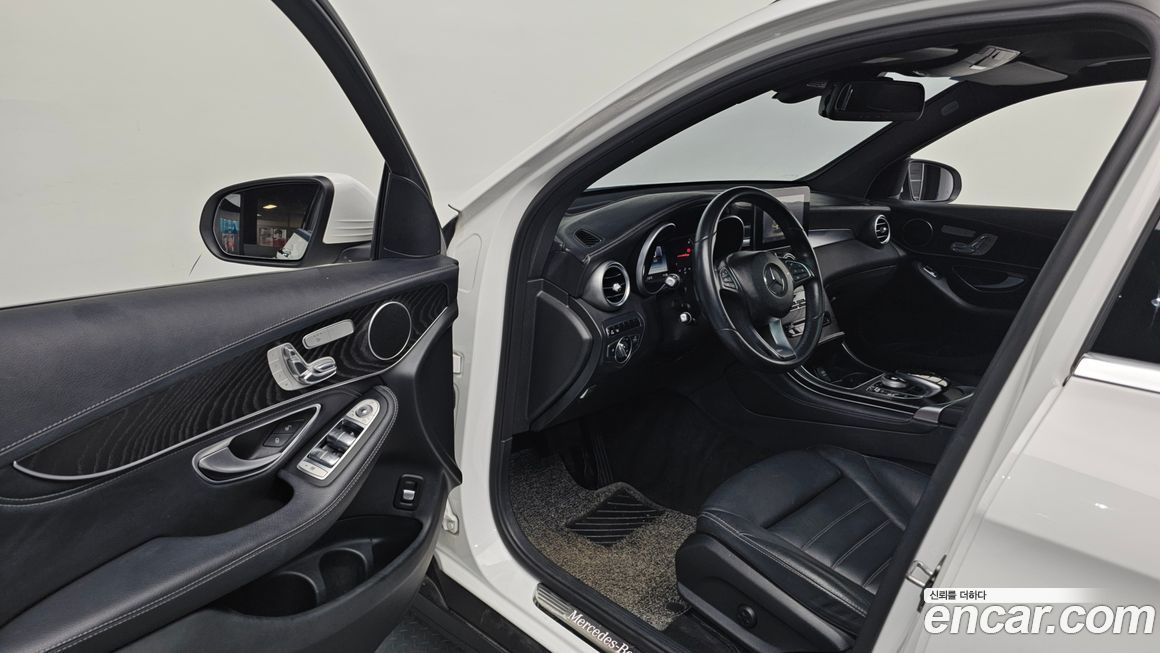 Mercedes-Benz GLC-Class 2016