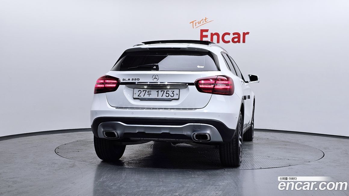 Mercedes-Benz GLA-Class 2019