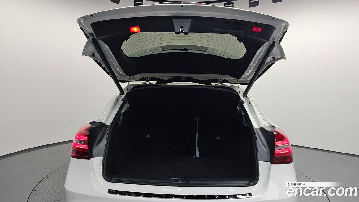 Mercedes-Benz GLA-Class 2019