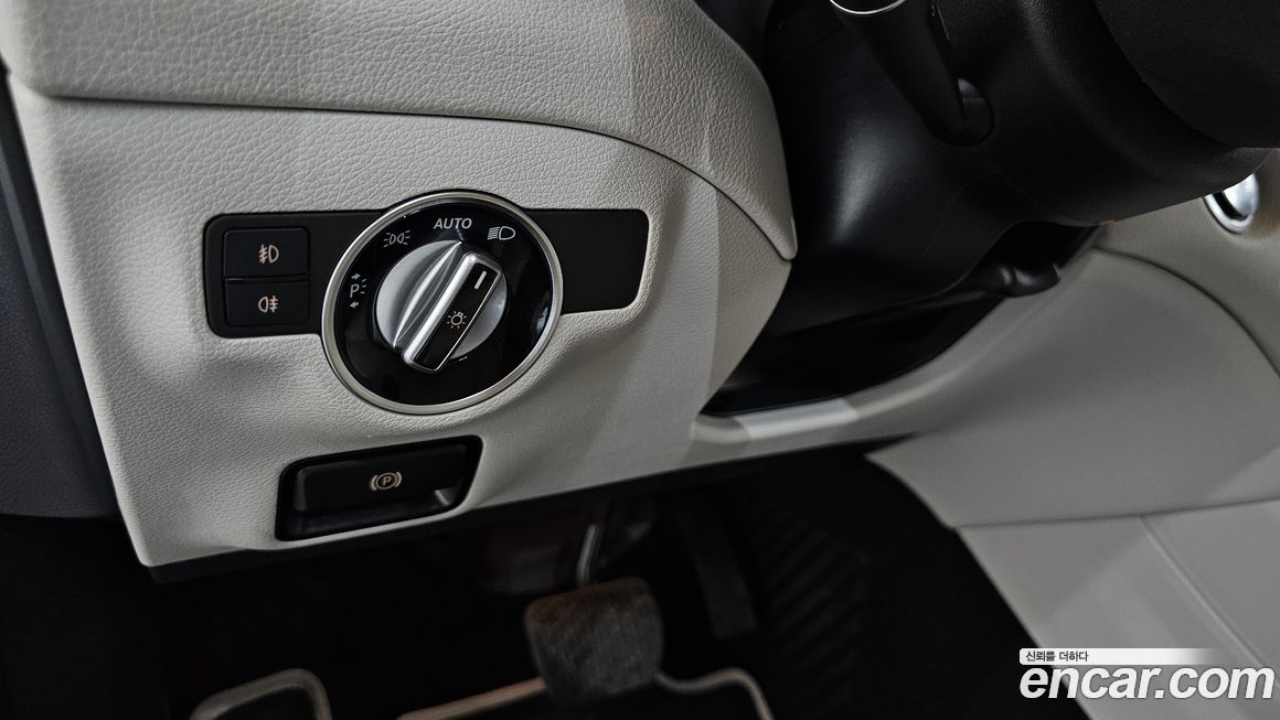 Mercedes-Benz GLA-Class 2019