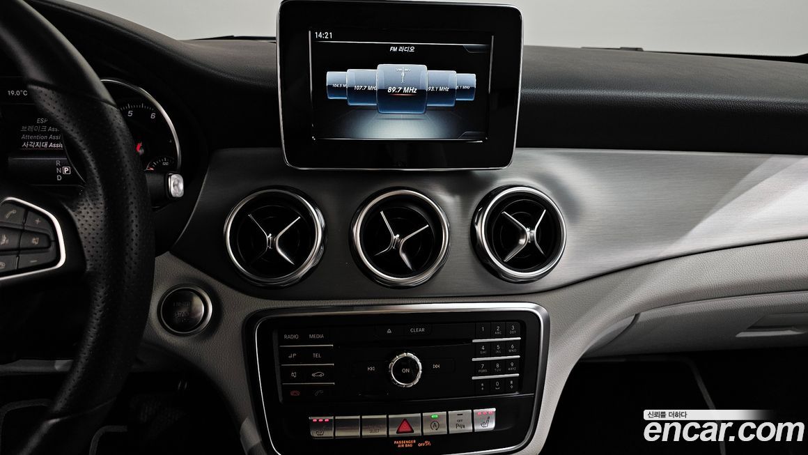 Mercedes-Benz GLA-Class 2019