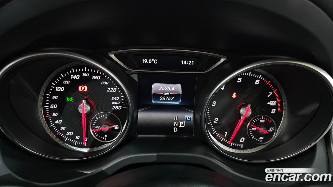 Mercedes-Benz GLA-Class 2019