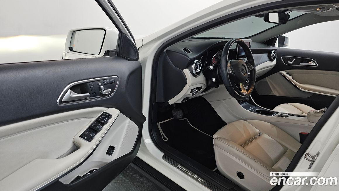 Mercedes-Benz GLA-Class 2019