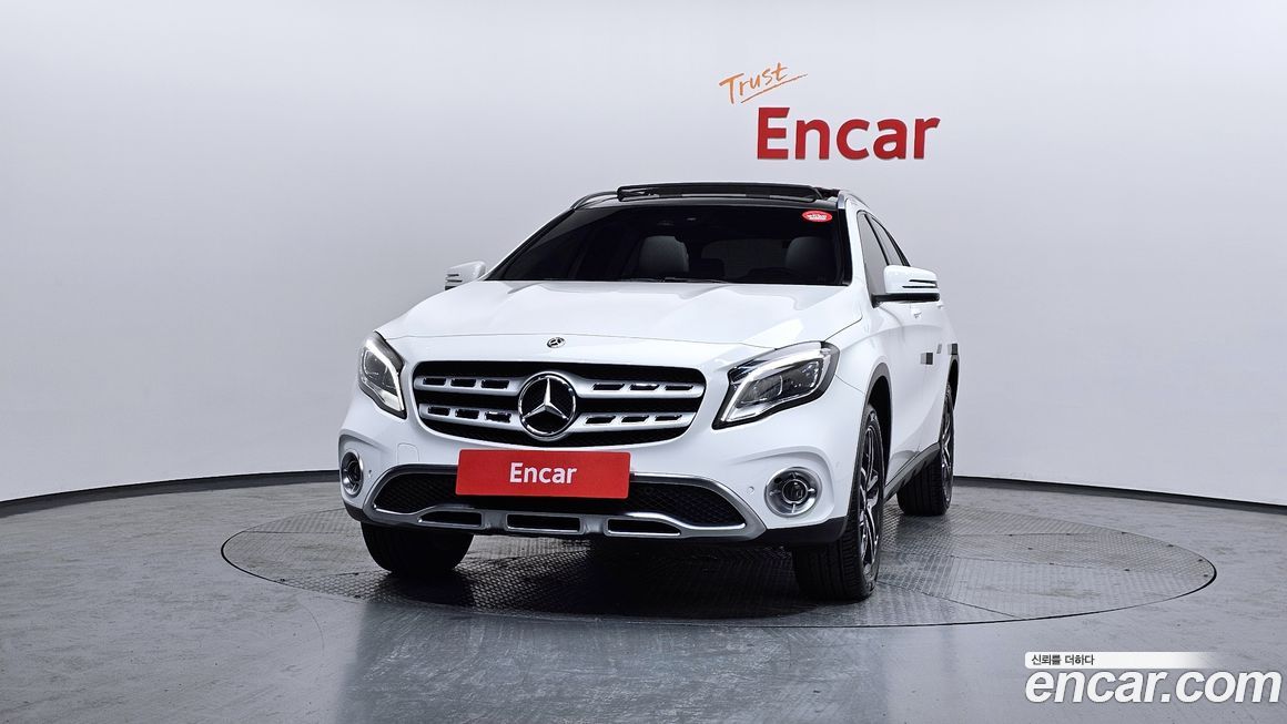 Mercedes-Benz GLA-Class 2019