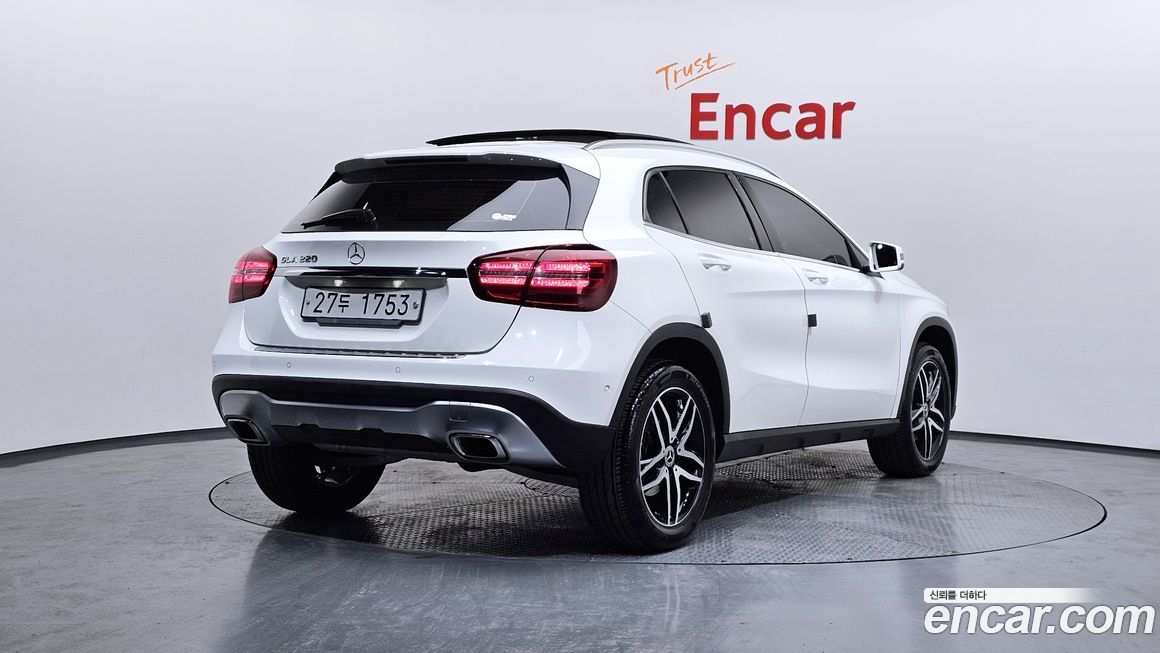 Mercedes-Benz GLA-Class 2019