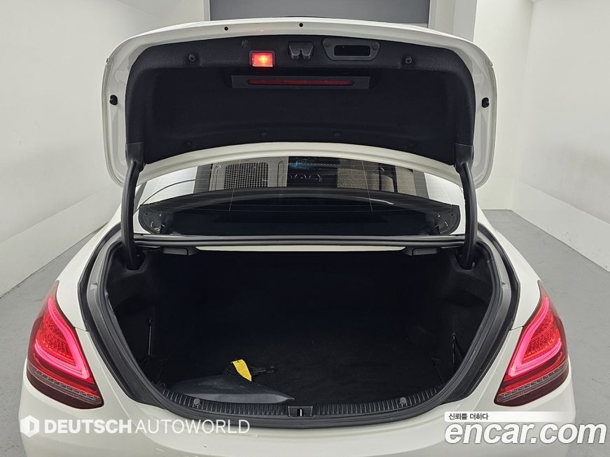 Mercedes-Benz C-Class 2020