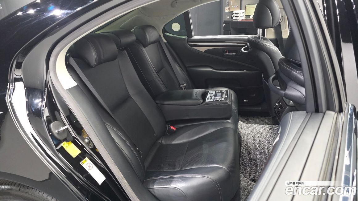 Lexus LS 2014