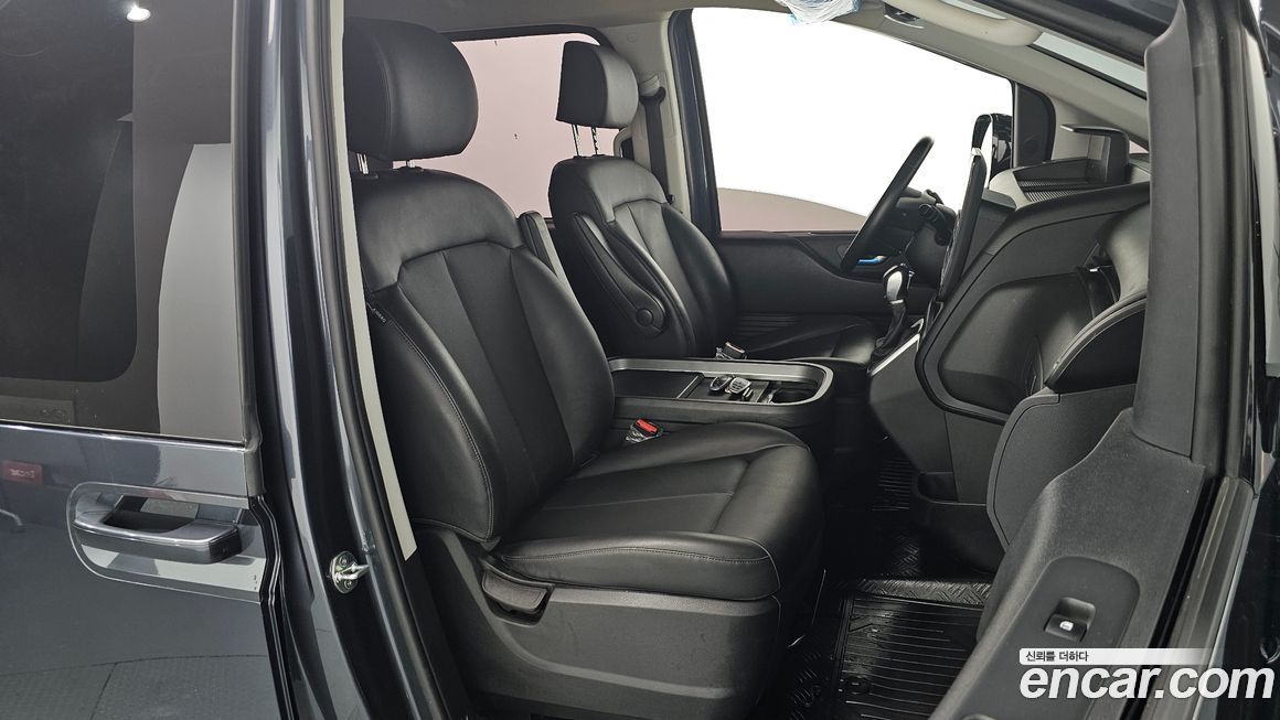 Hyundai Staria 2022