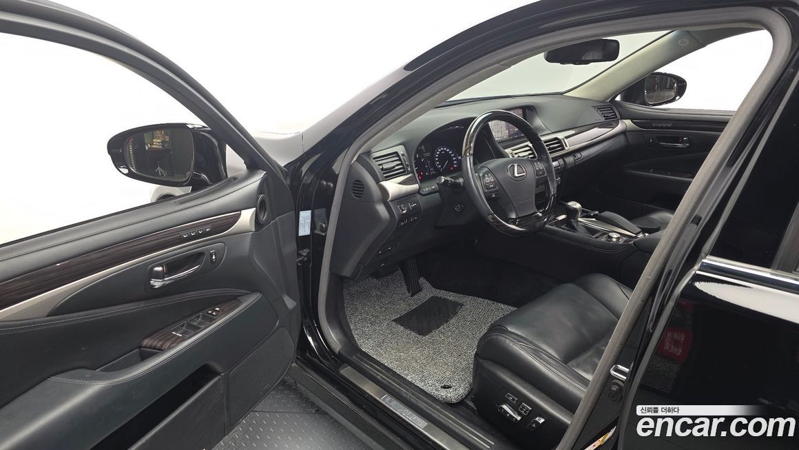 Lexus LS 2014