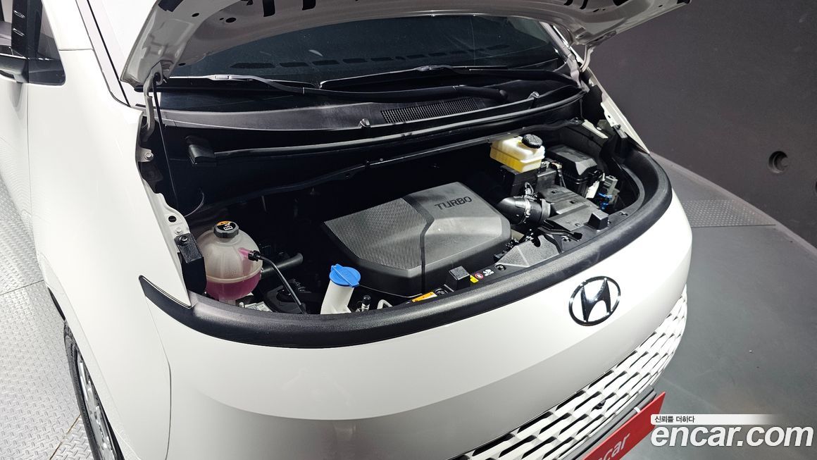 Hyundai Staria 2023