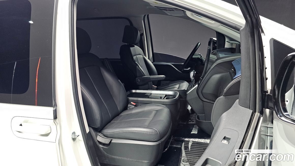 Hyundai Staria 2023