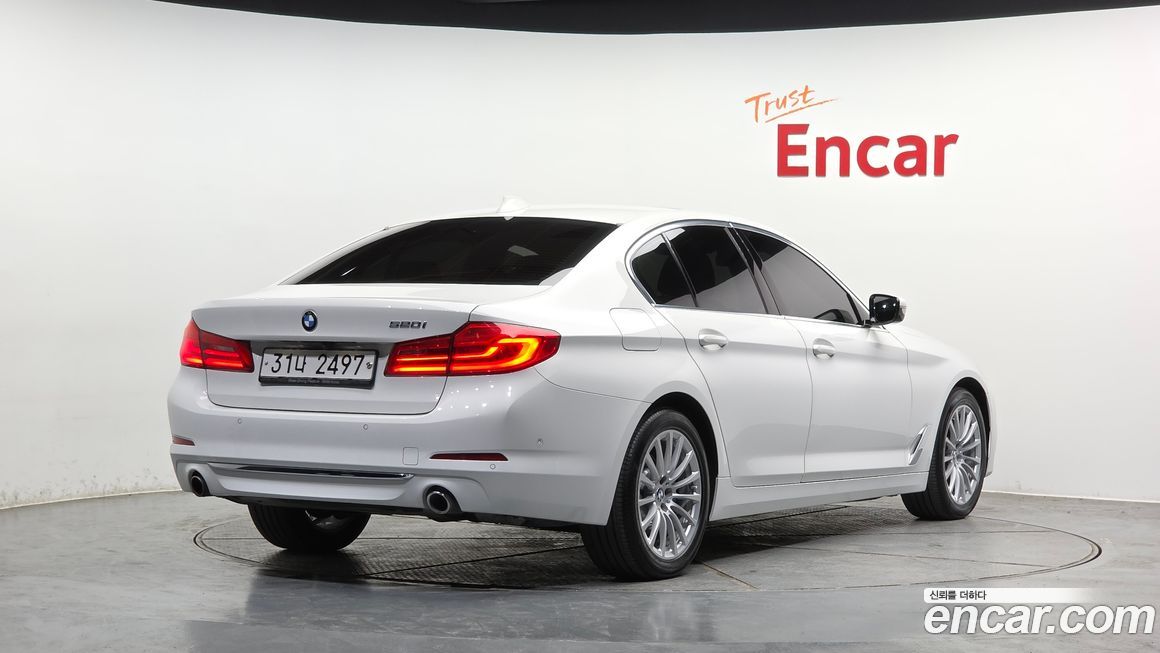 BMW 5-Series 2019