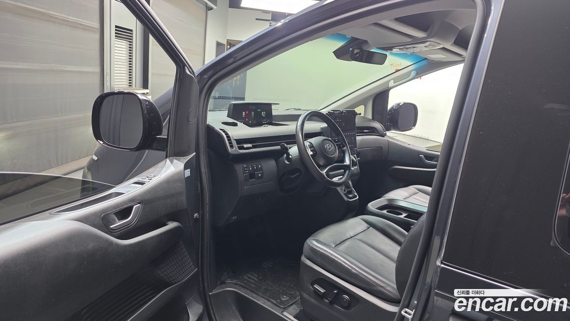 Hyundai Staria 2022