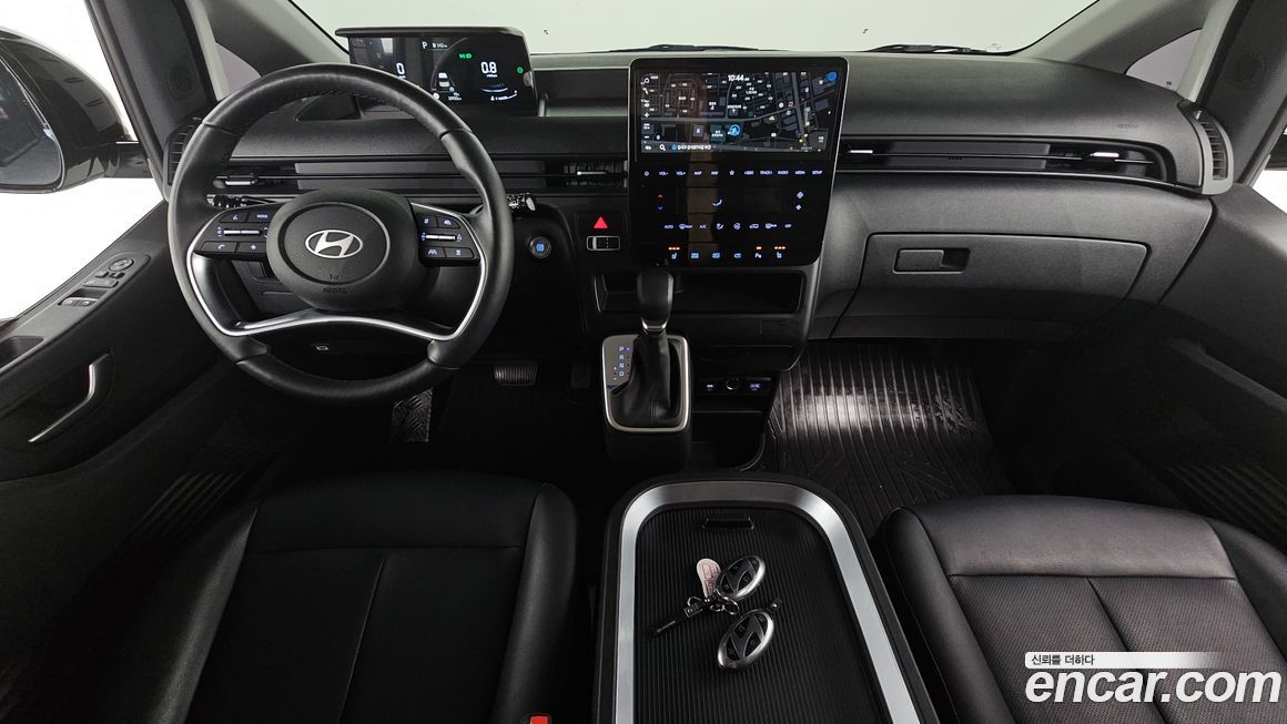 Hyundai Staria 2025