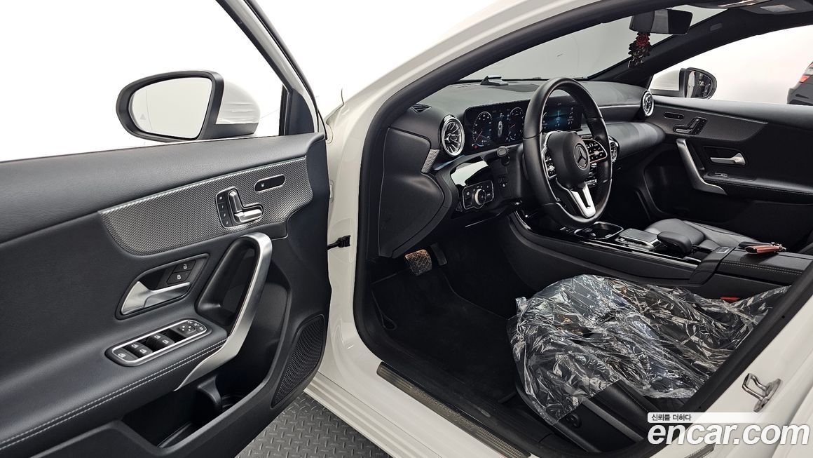 Mercedes-Benz A-Class 2023