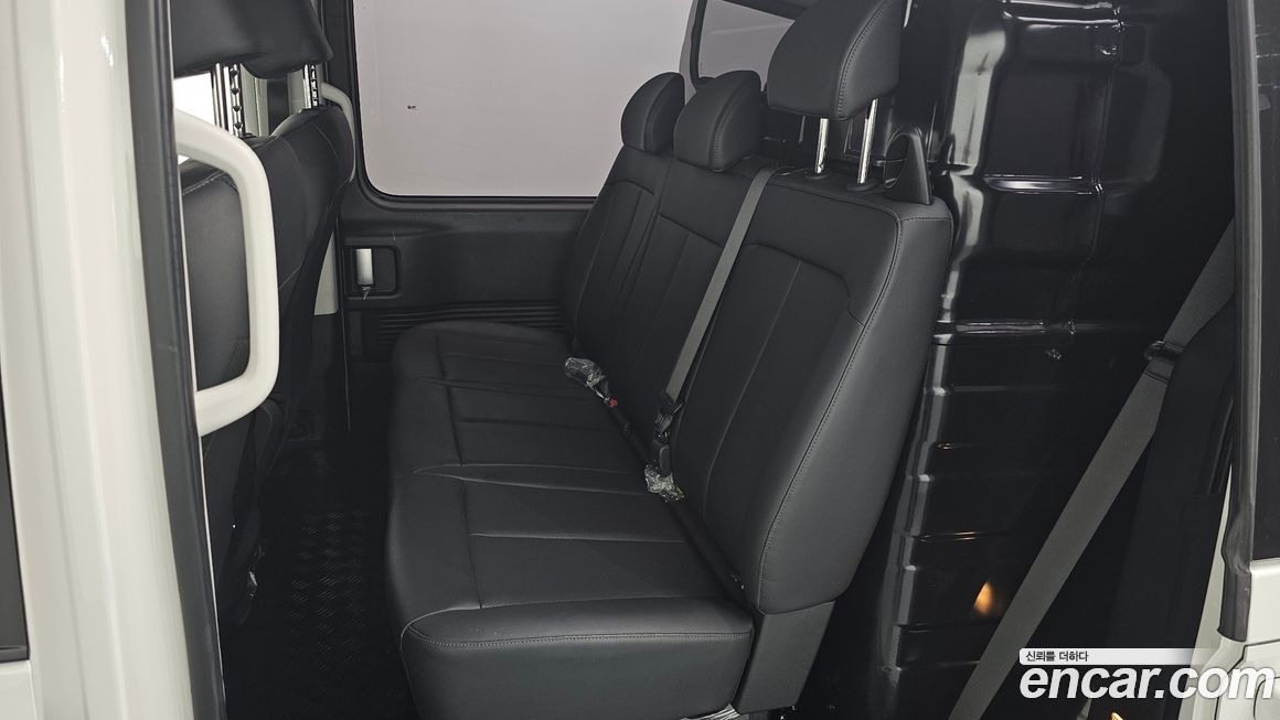 Hyundai Staria 2025