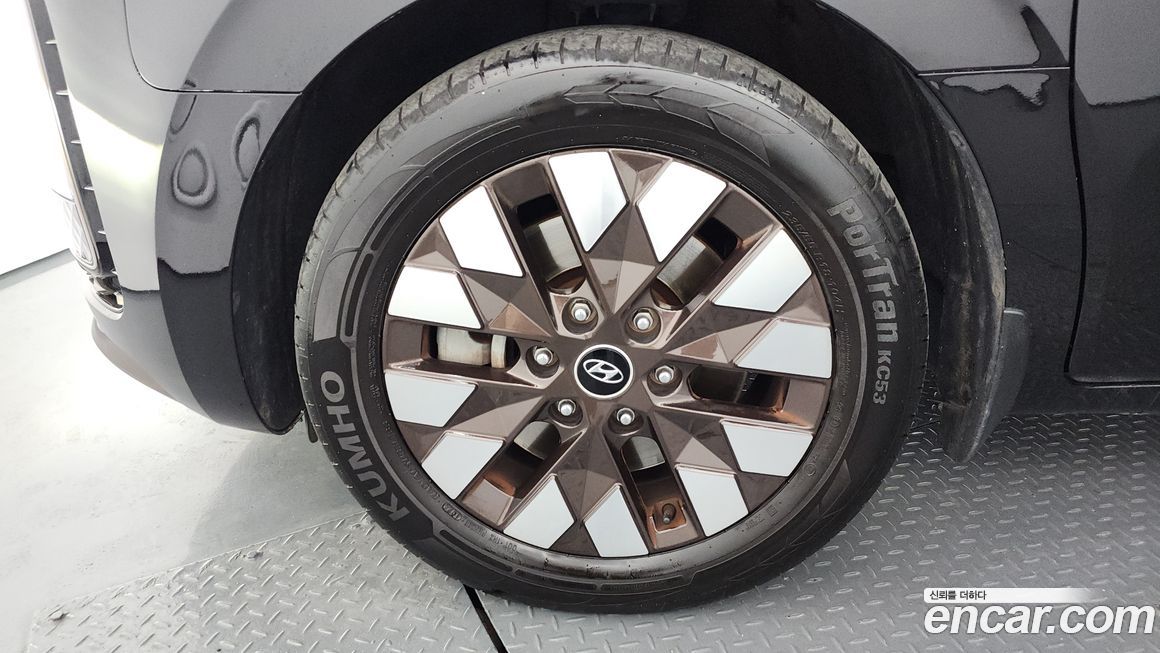 Hyundai Staria 2022