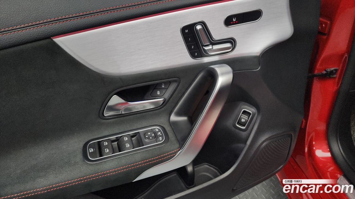 Mercedes-Benz CLA-Class 2021