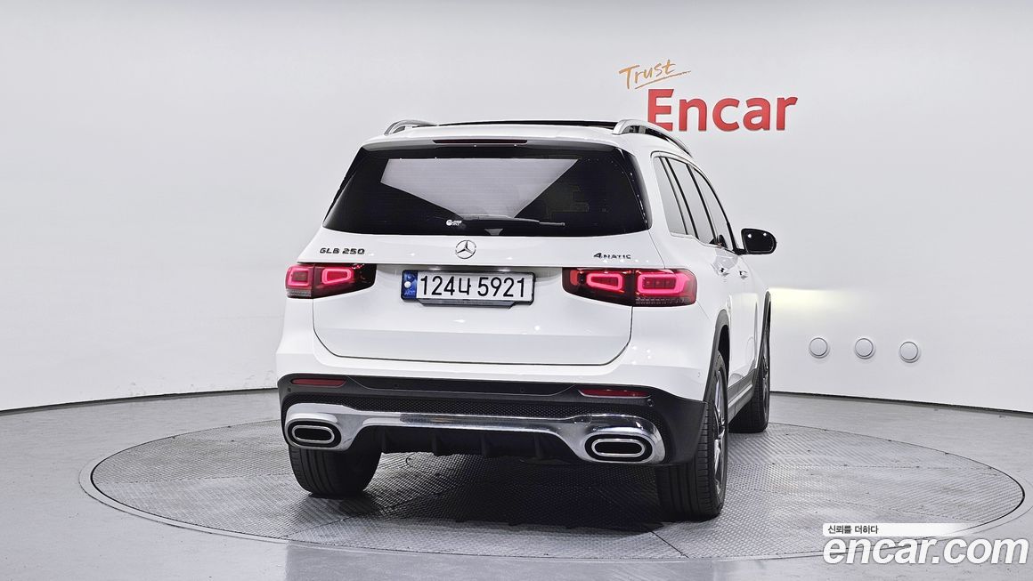 Mercedes-Benz GLB-Class 2021