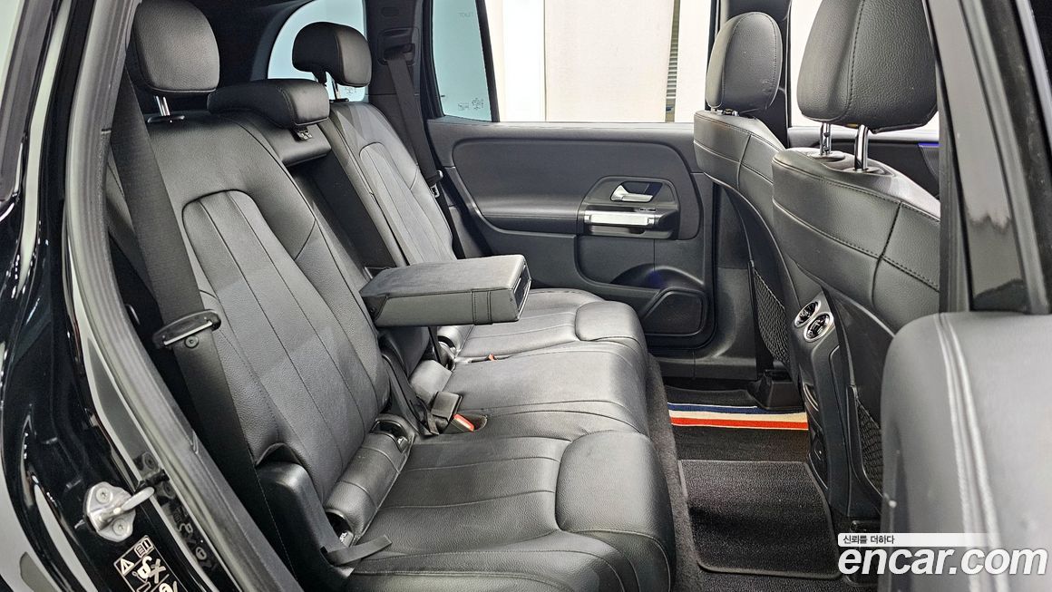 Mercedes-Benz GLB-Class 2021