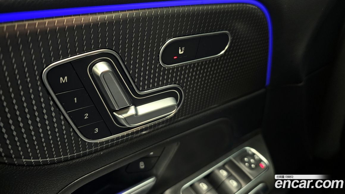 Mercedes-Benz GLB-Class 2021