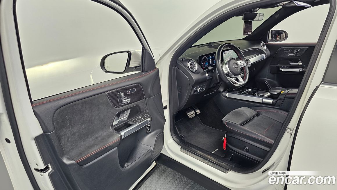 Mercedes-Benz GLB-Class 2021