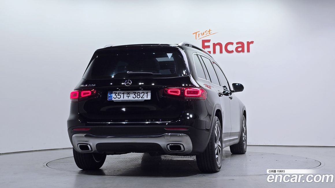 Mercedes-Benz GLB-Class 2021