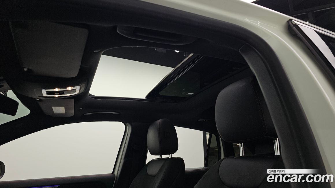 Mercedes-Benz GLA-Class 2021