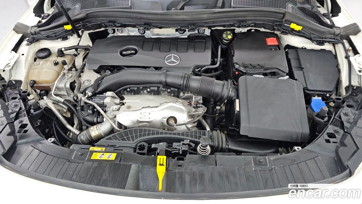 Mercedes-Benz GLA-Class 2021