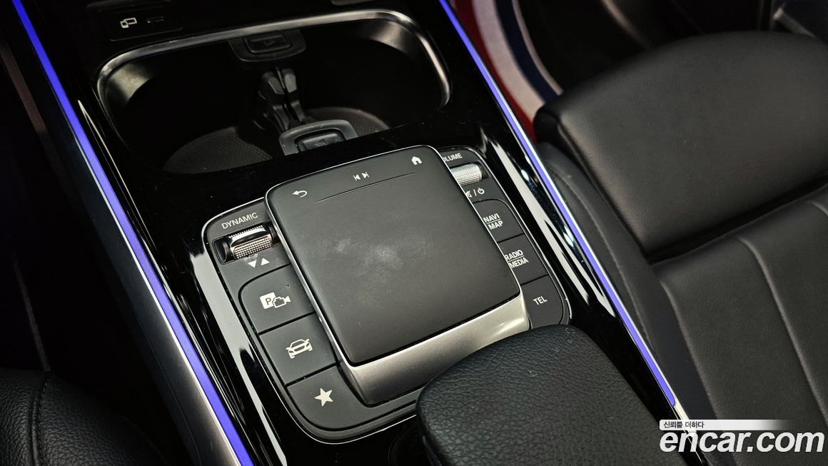 Mercedes-Benz GLB-Class 2021