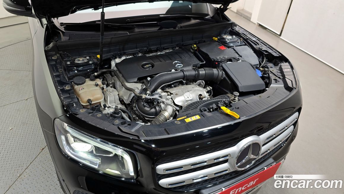 Mercedes-Benz GLB-Class 2021