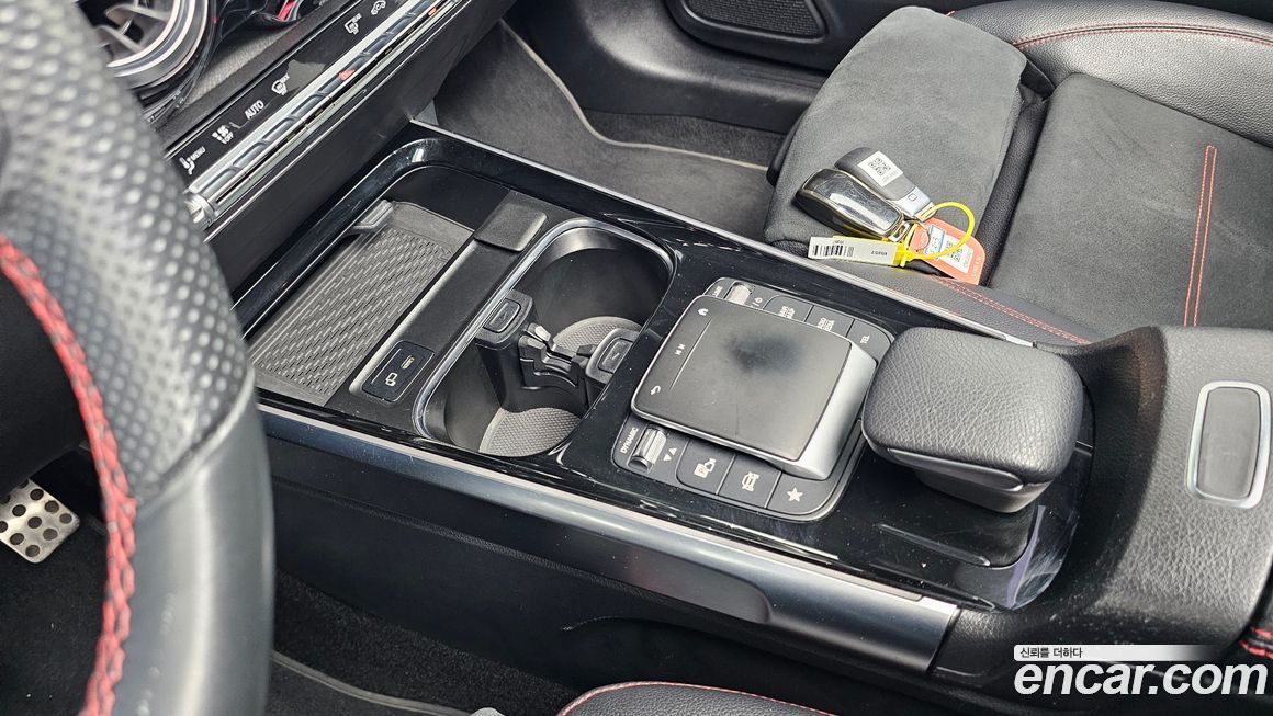 Mercedes-Benz GLB-Class 2021