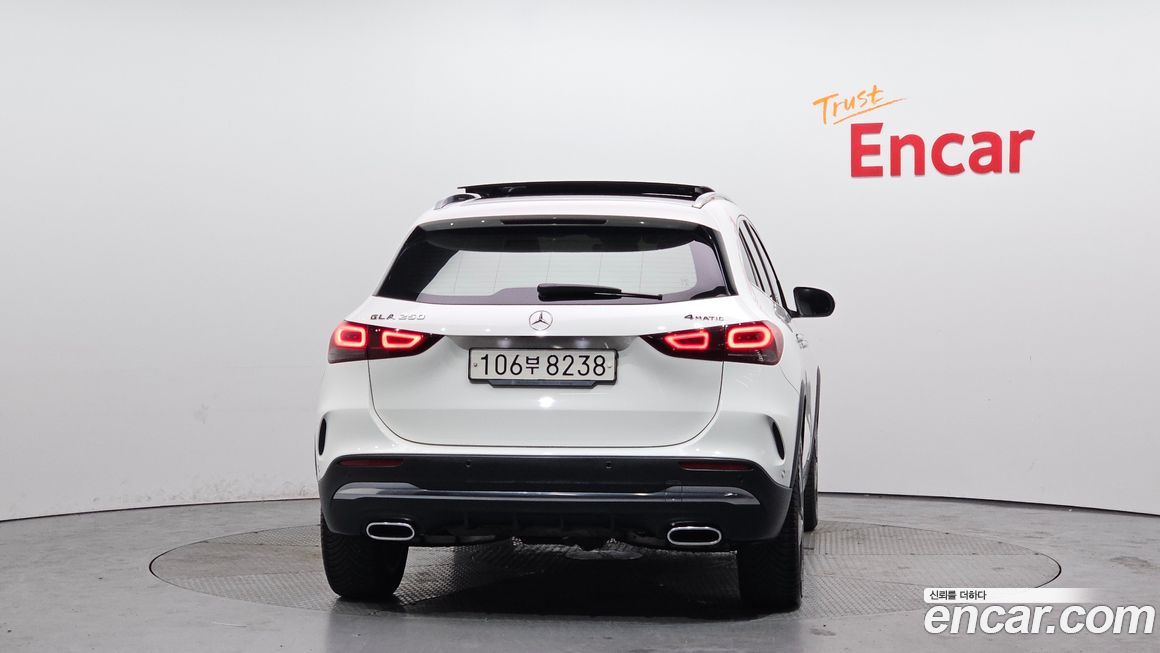 Mercedes-Benz GLA-Class 2021