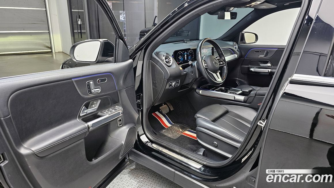 Mercedes-Benz GLB-Class 2021