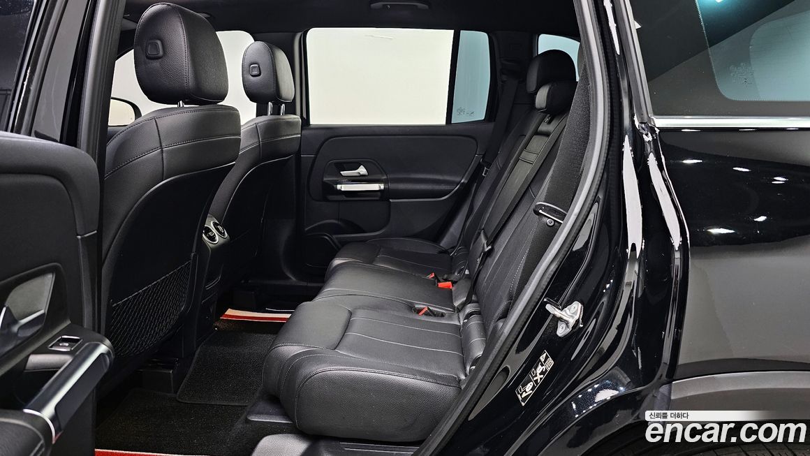 Mercedes-Benz GLB-Class 2021