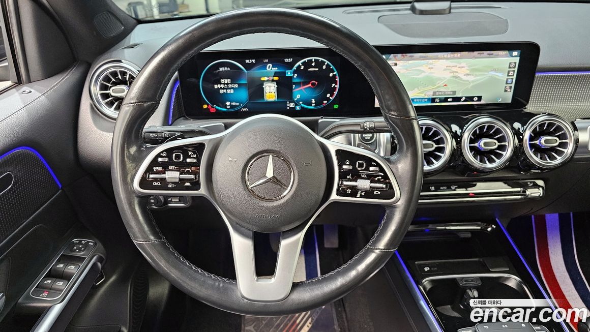 Mercedes-Benz GLB-Class 2021