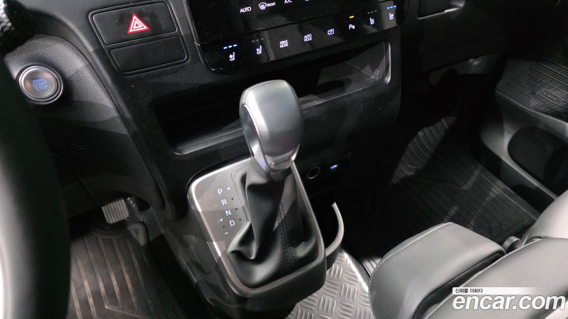 Hyundai Staria 2025