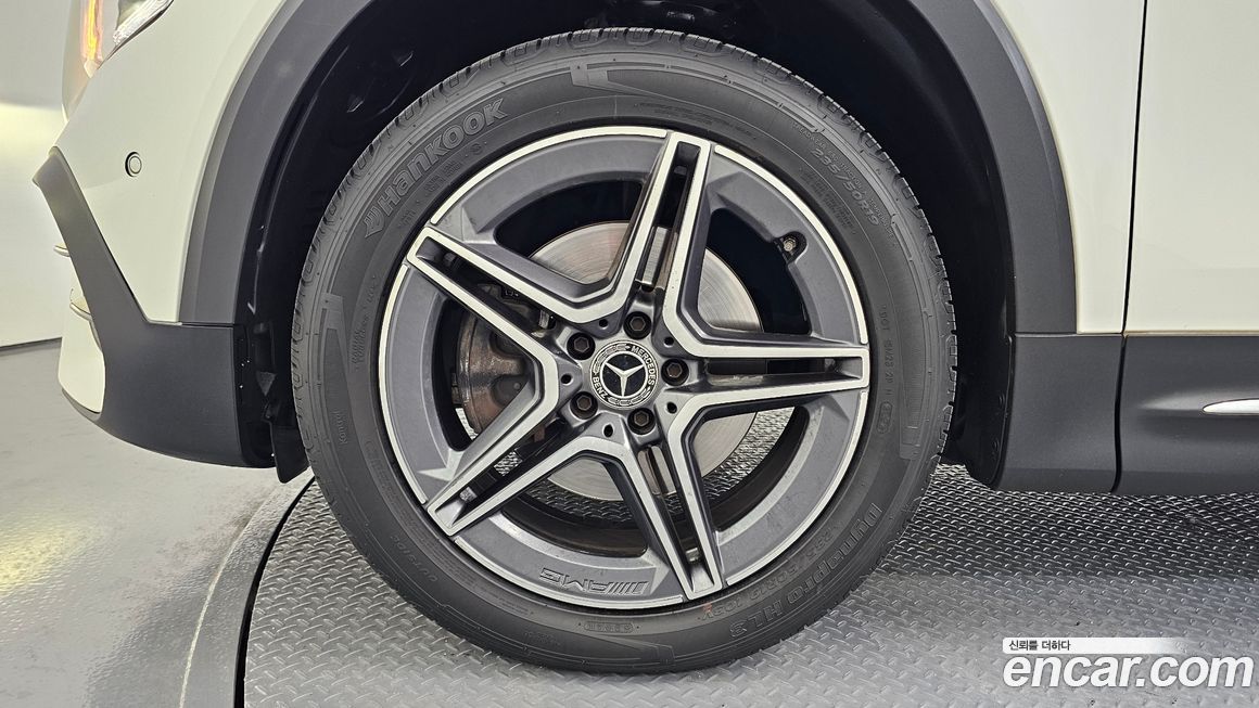 Mercedes-Benz GLB-Class 2021