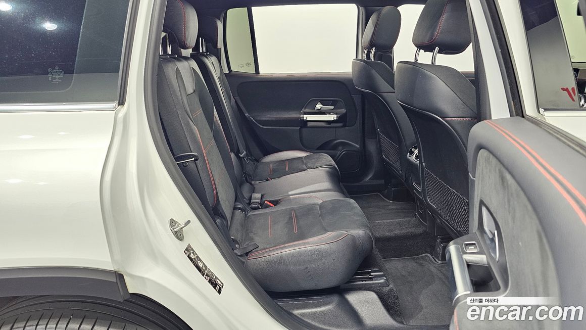 Mercedes-Benz GLB-Class 2021