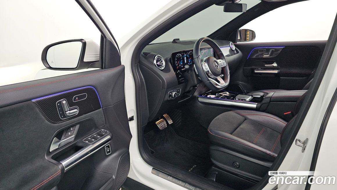 Mercedes-Benz GLA-Class 2021