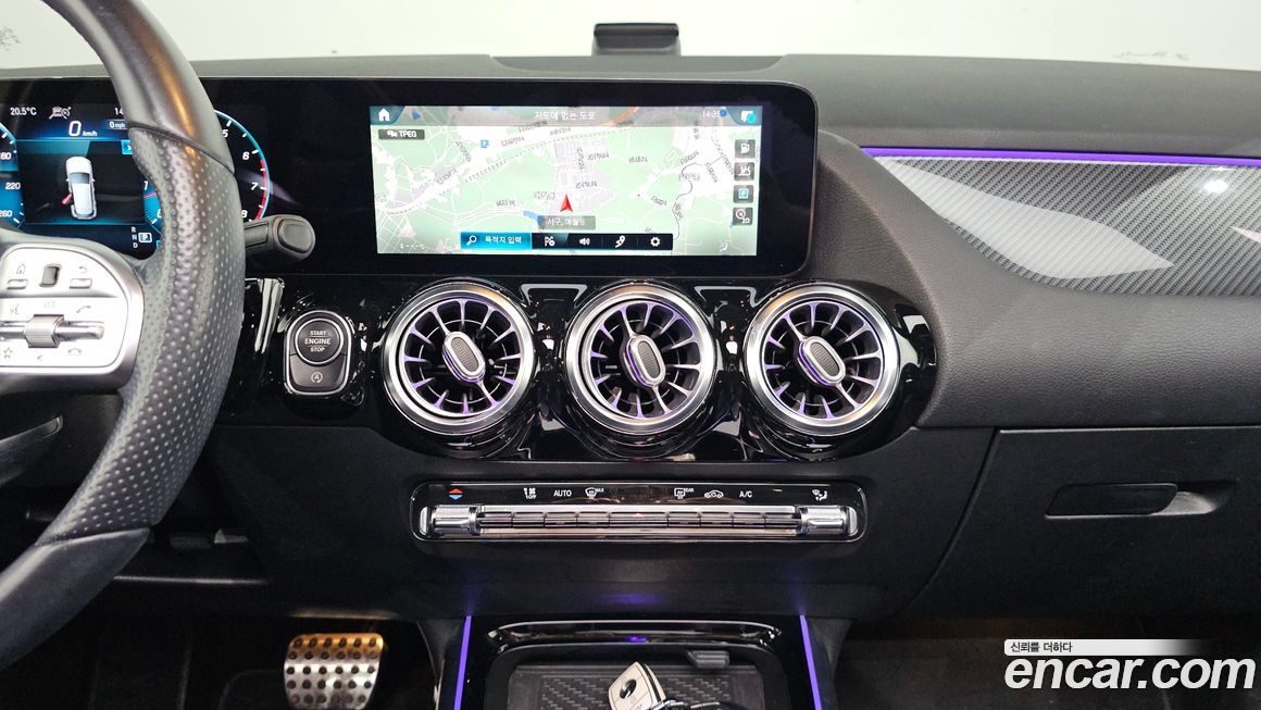 Mercedes-Benz GLA-Class 2021